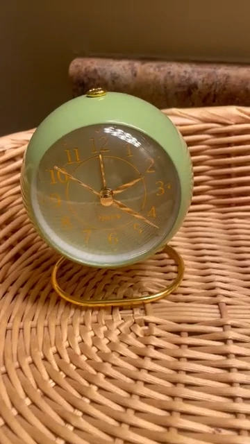 8 Best Vintage Furniture Picks to Elevate Your Home Décor rjuwurv Metal Desk Clock